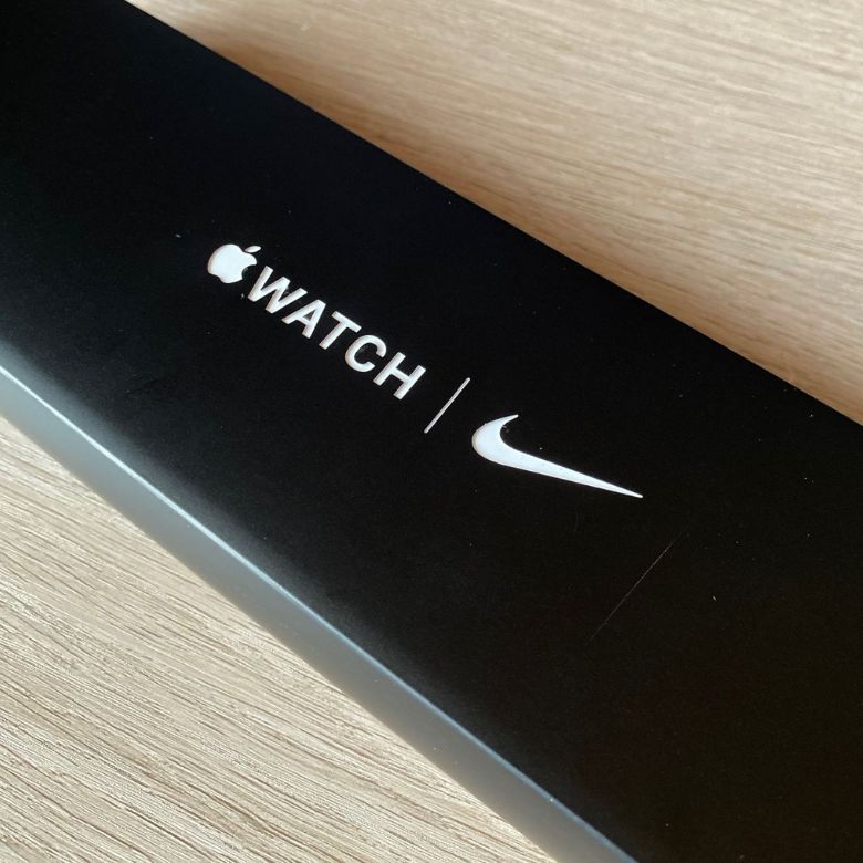 Apple Watch NIKEのパッケージ