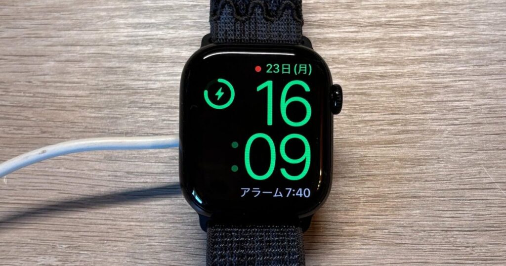 充電されたApple Watch Series 10